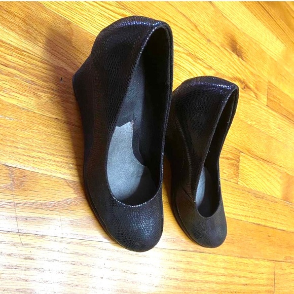 Aerosoles A2 black platform shoes.
Size 7. - Picture 3 of 5